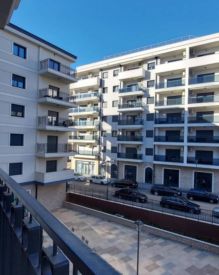 Impressive Apartment Требинье Экстерьер фото